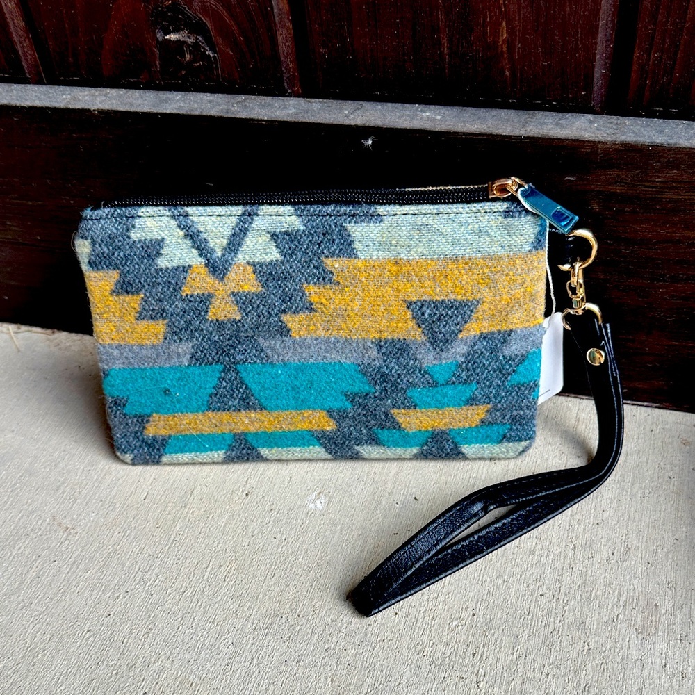 Stylish Multicolor Wristlet Clutch